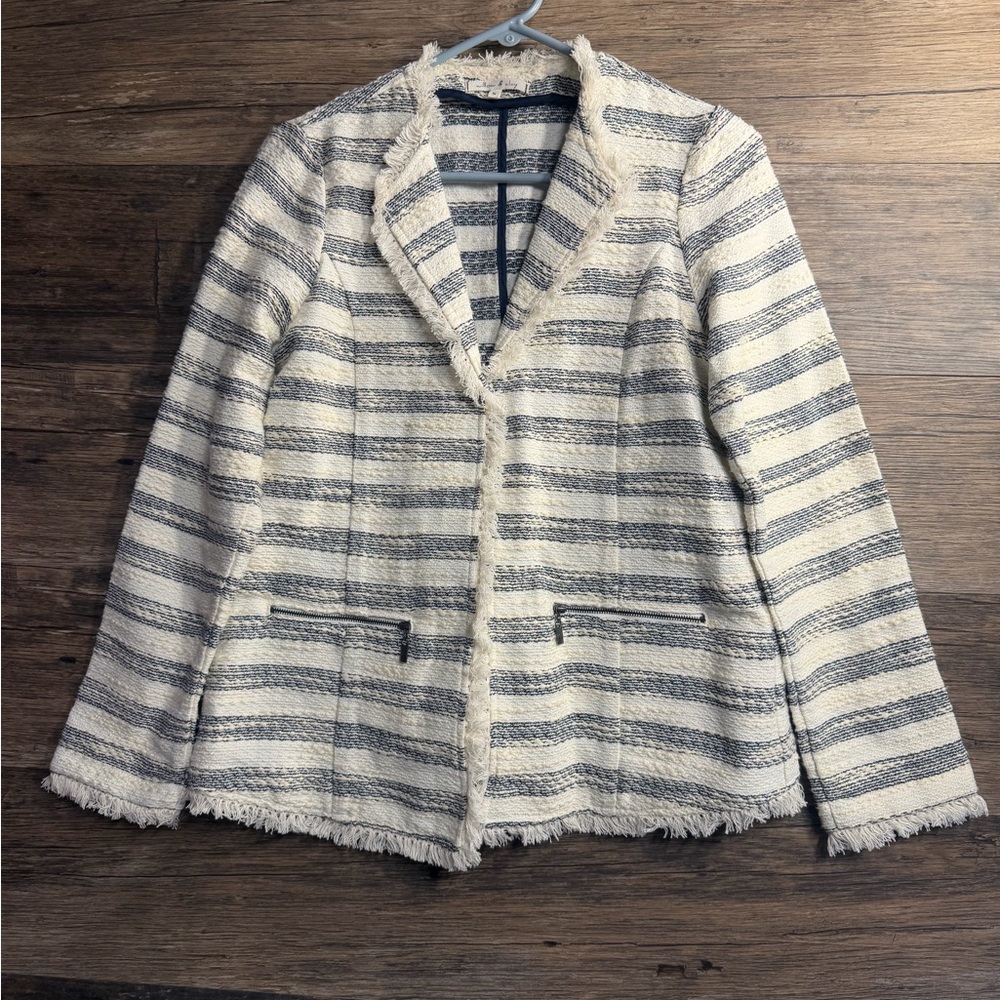 Willow & Clay Textured Cream‎ and Navy Blue Blazer